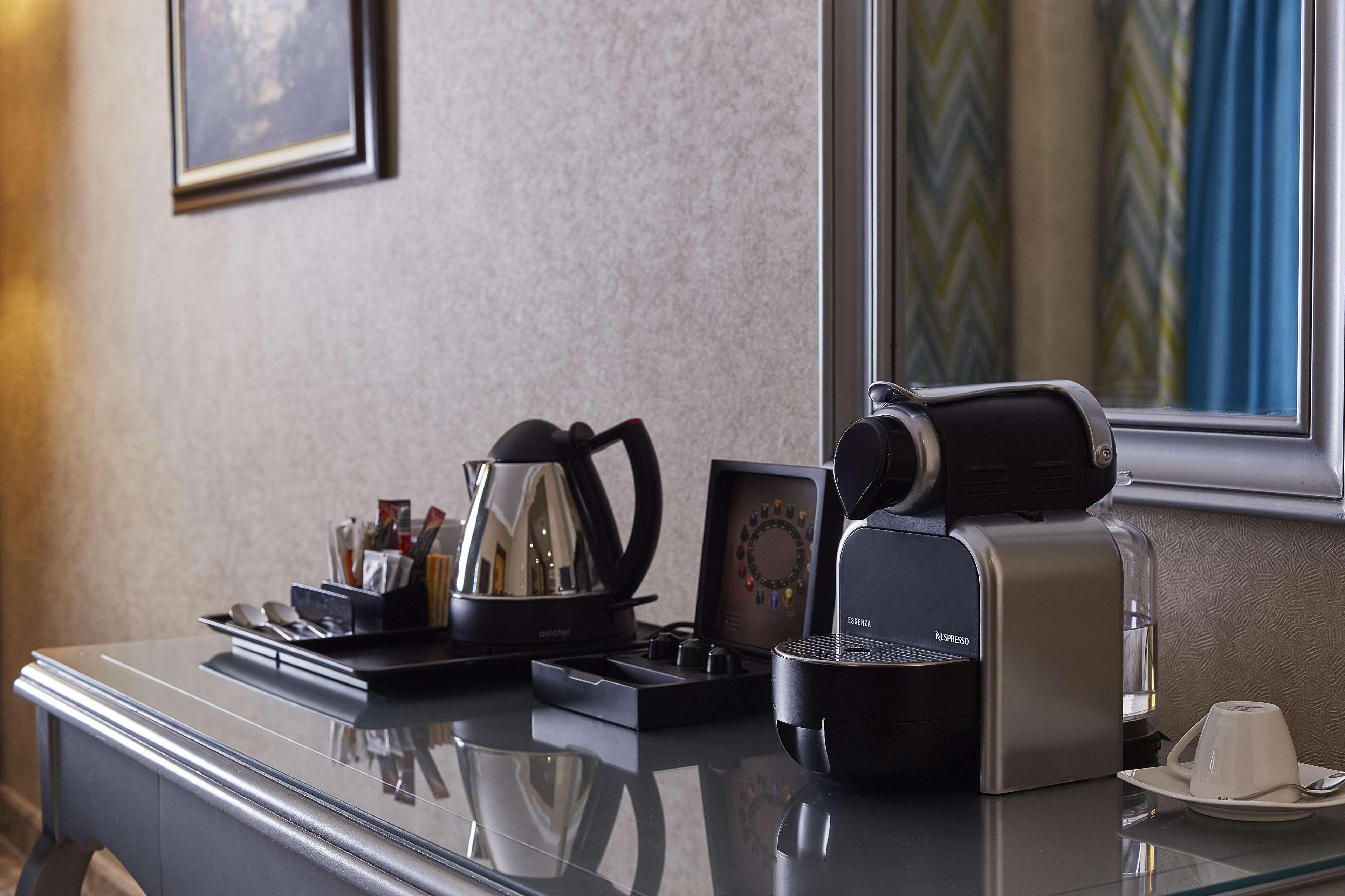 Hilton Alexandria Corniche Hotel Ngoại thất bức ảnh A Nespresso machine in a hotel room