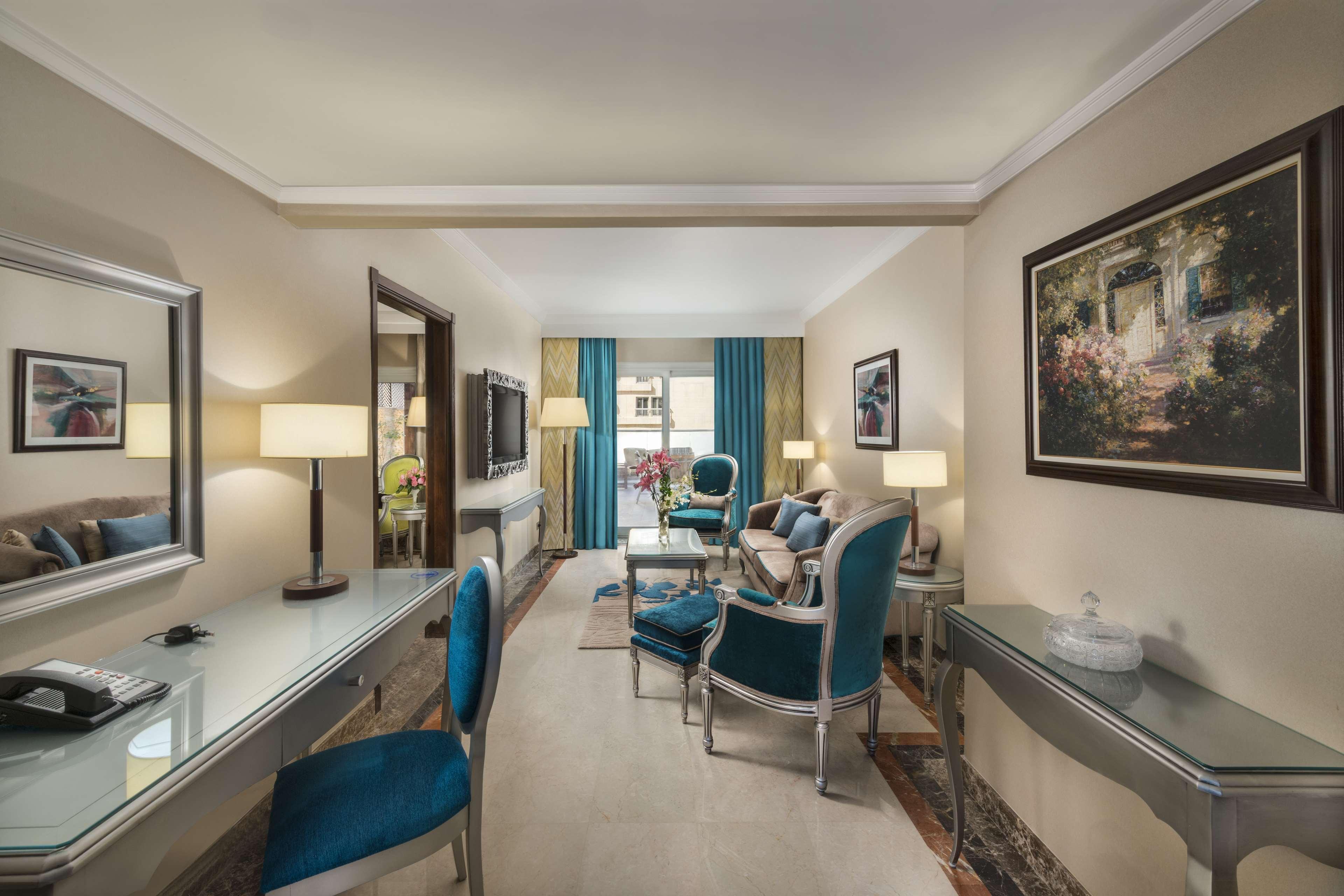 Hilton Alexandria Corniche Hotel Ngoại thất bức ảnh Suite
