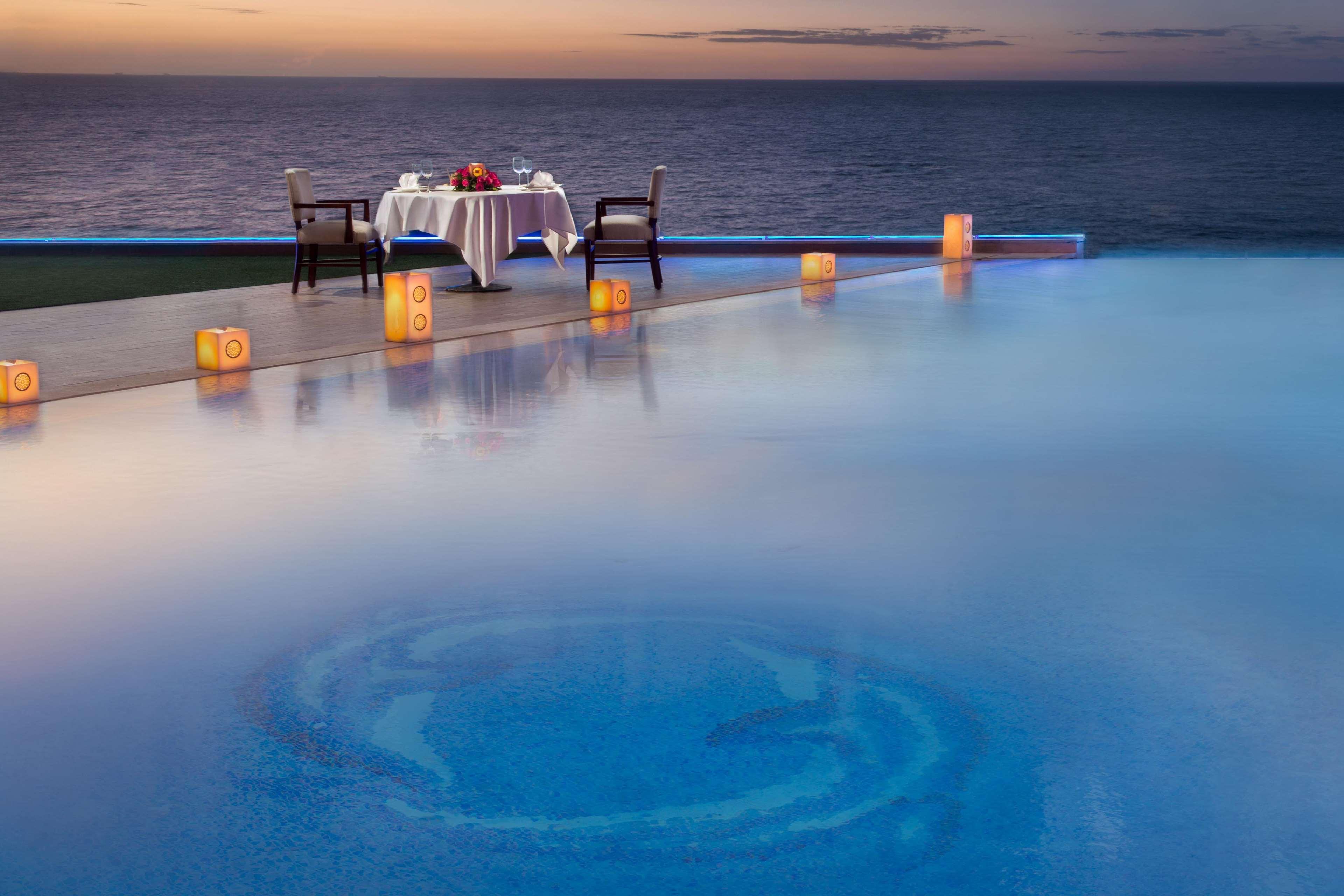 Hilton Alexandria Corniche Hotel Ngoại thất bức ảnh Infinity pool at the Four Seasons Resort, Maldives