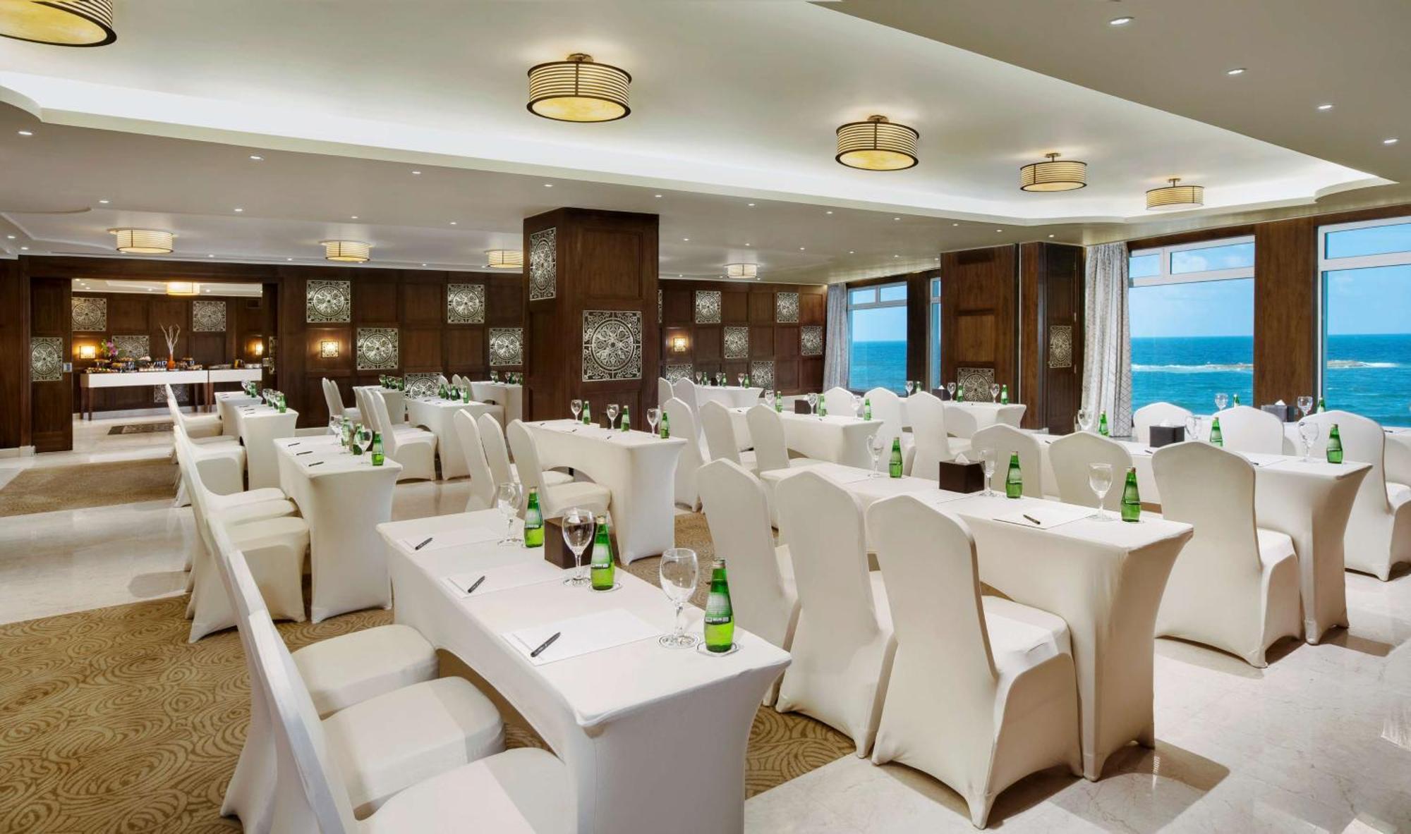 Hilton Alexandria Corniche Hotel Ngoại thất bức ảnh The Westin Maldives