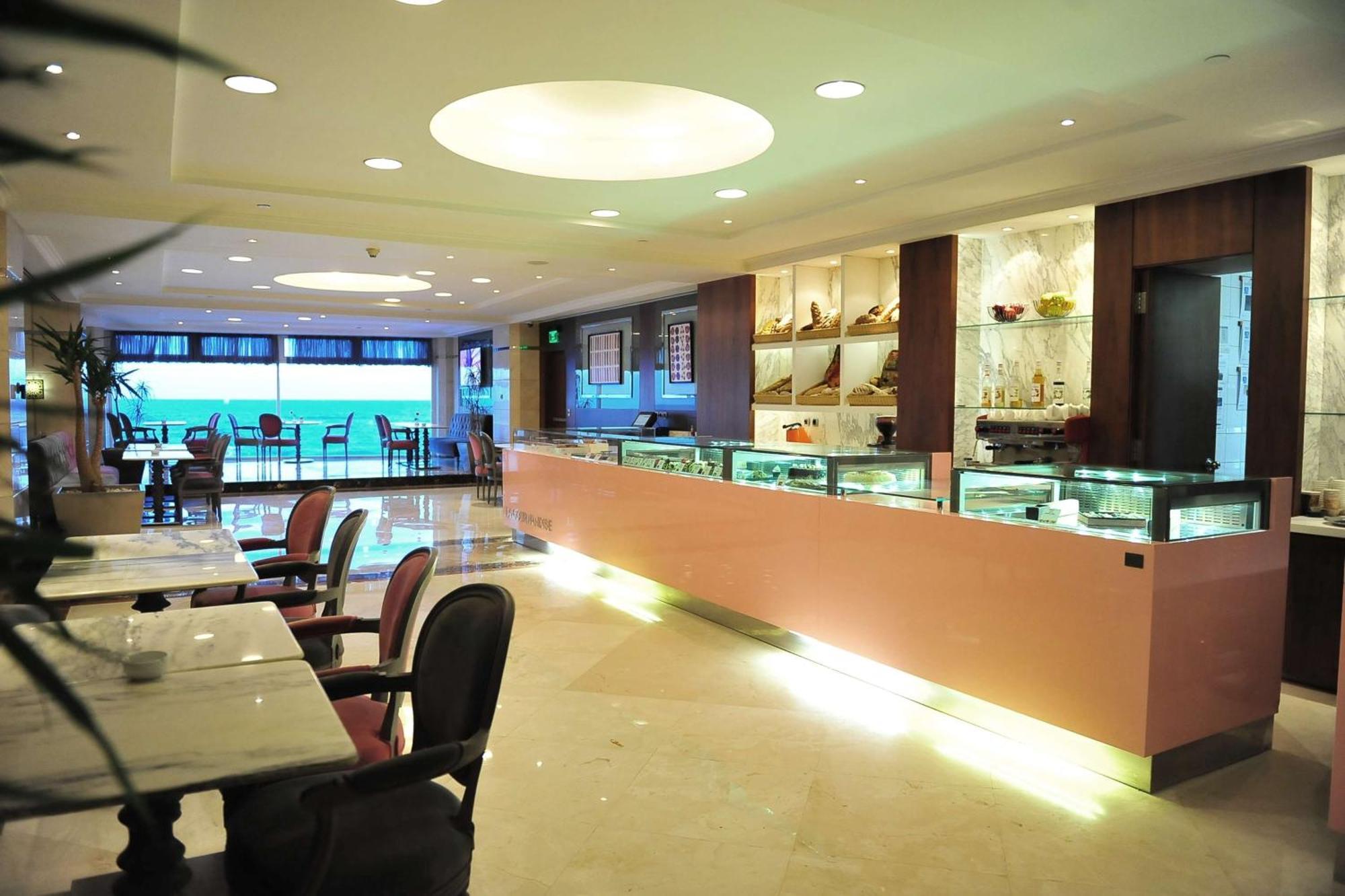 Hilton Alexandria Corniche Hotel Ngoại thất bức ảnh The lobby of the hotel
