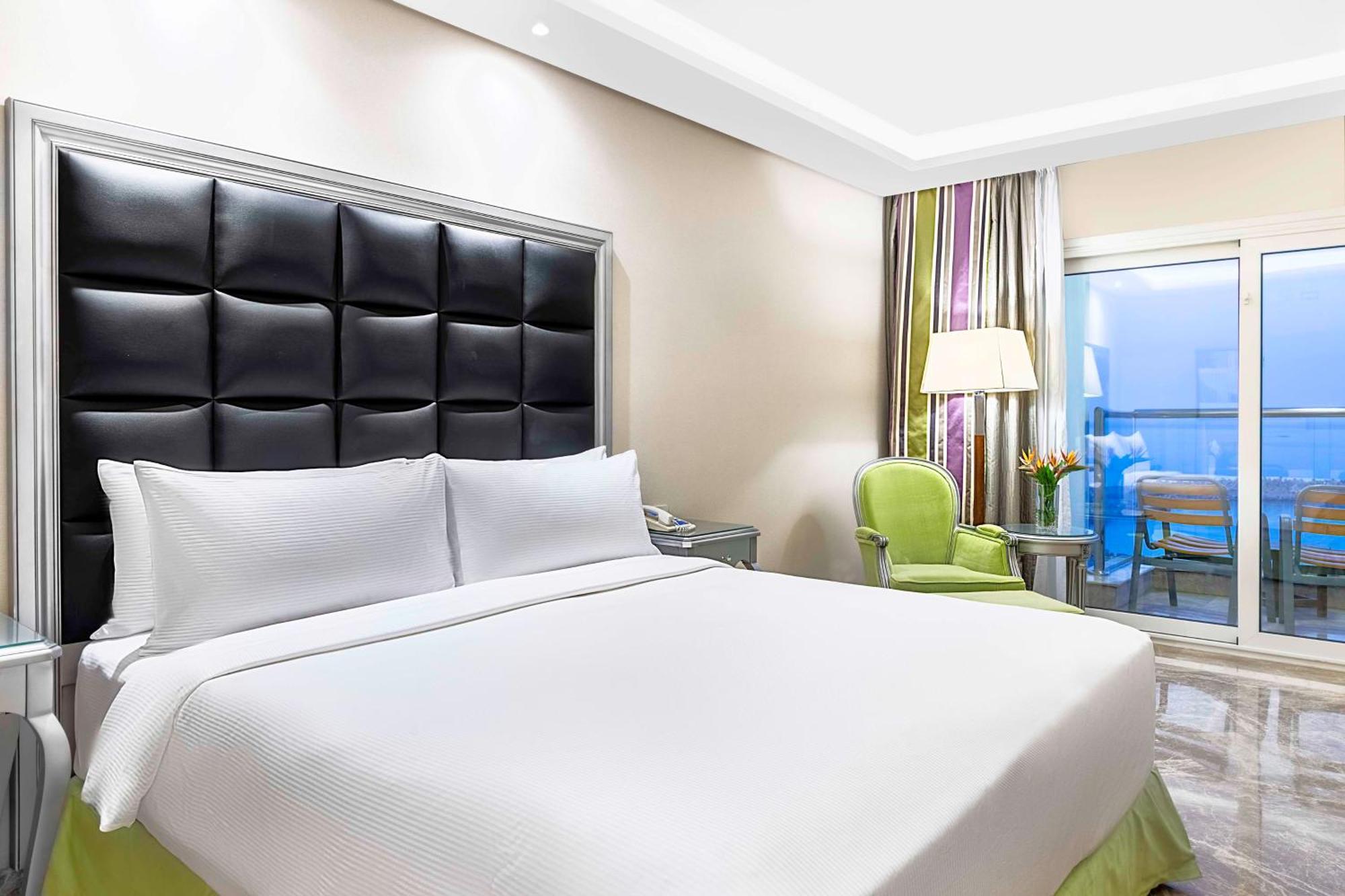 Hilton Alexandria Corniche Hotel Ngoại thất bức ảnh Deluxe room