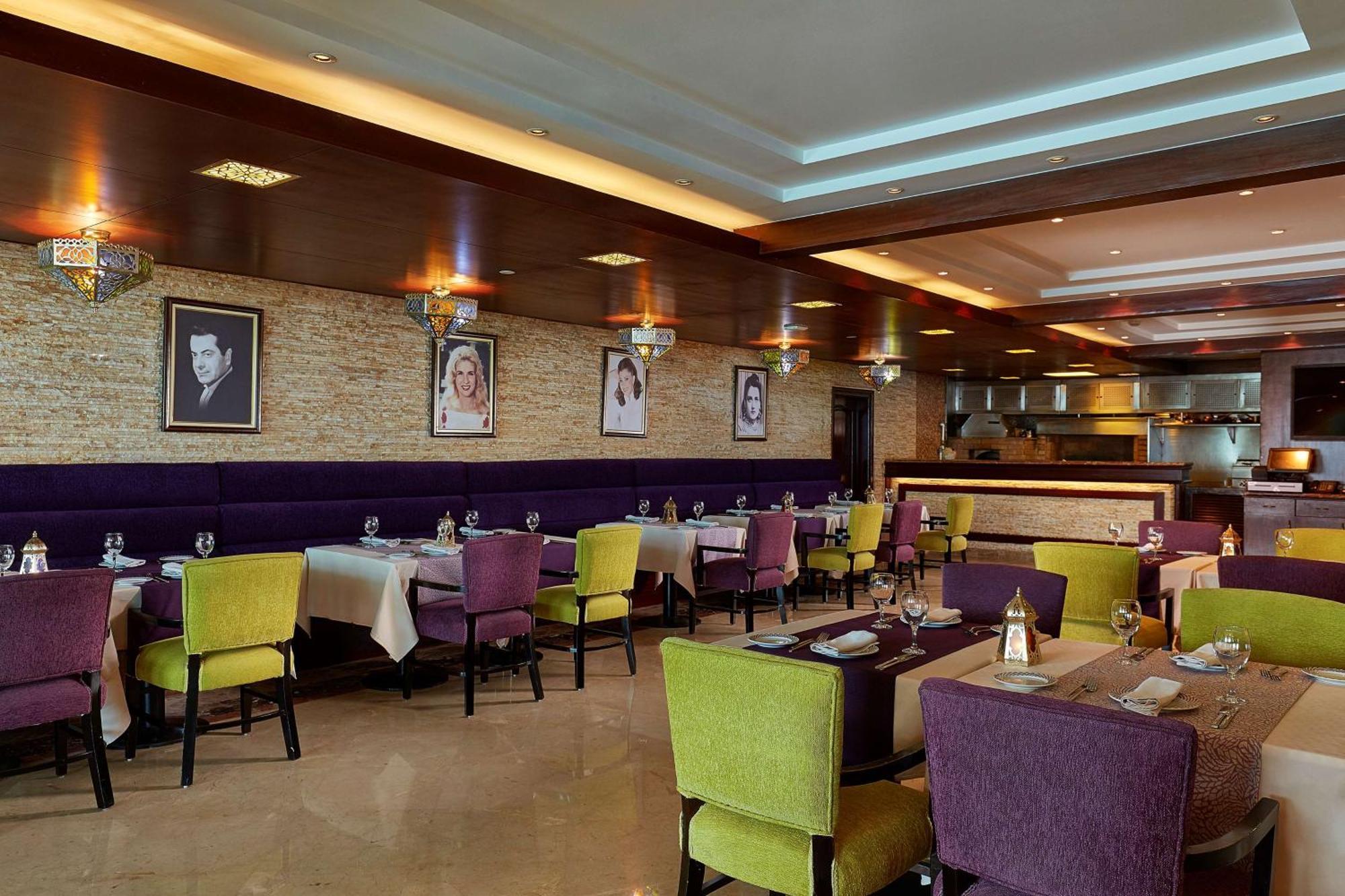 Hilton Alexandria Corniche Hotel Ngoại thất bức ảnh The interior of the restaurant